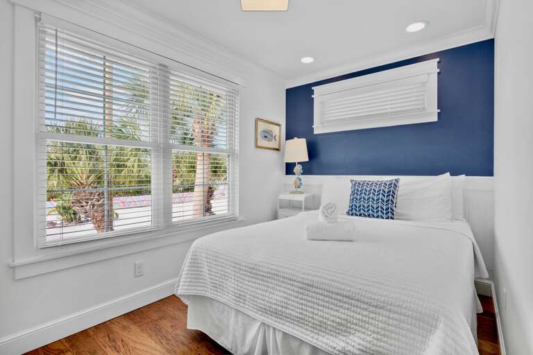 Third Bedroom, Queen bed