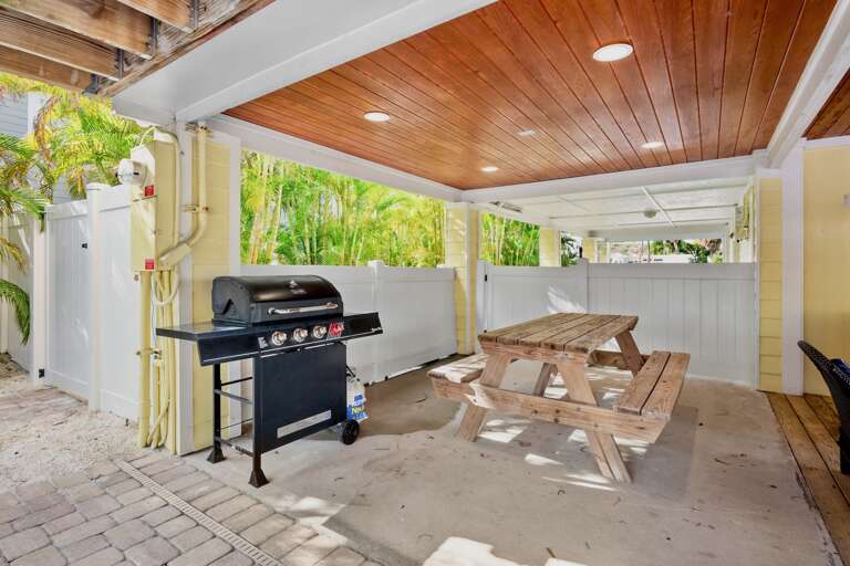 Covered BBQ area and picnic table