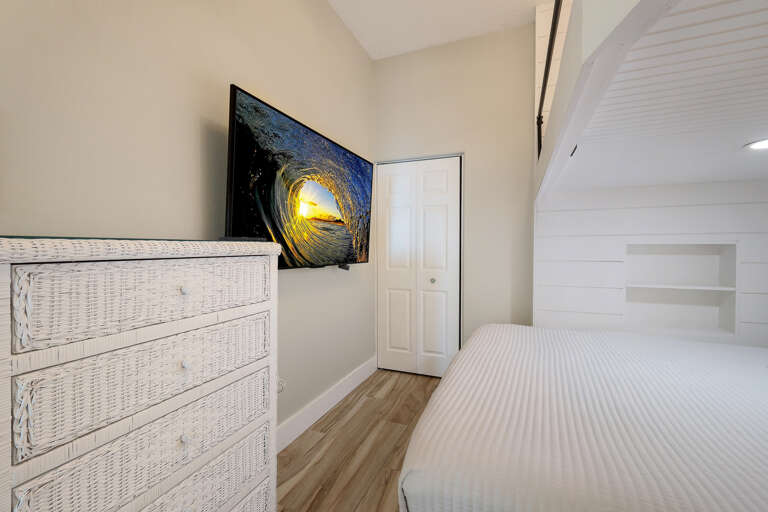 Second Bedroom - Queen/King Bunk
