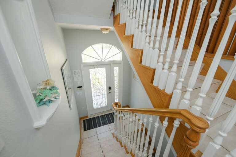 Entrance - Foyer to Main Floor
