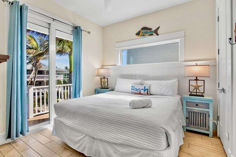 Fifth Bedroom, King bed