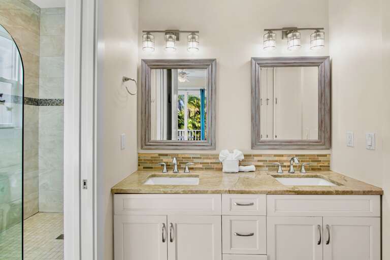 Hall Ensuite Bathroom