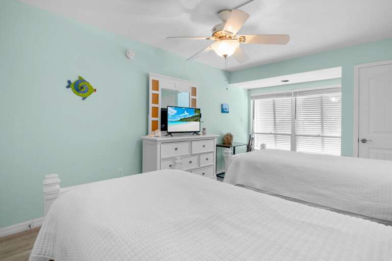 Second Bedroom, Two twin beds