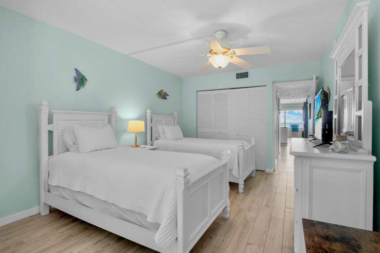 Second Bedroom, Two twin beds