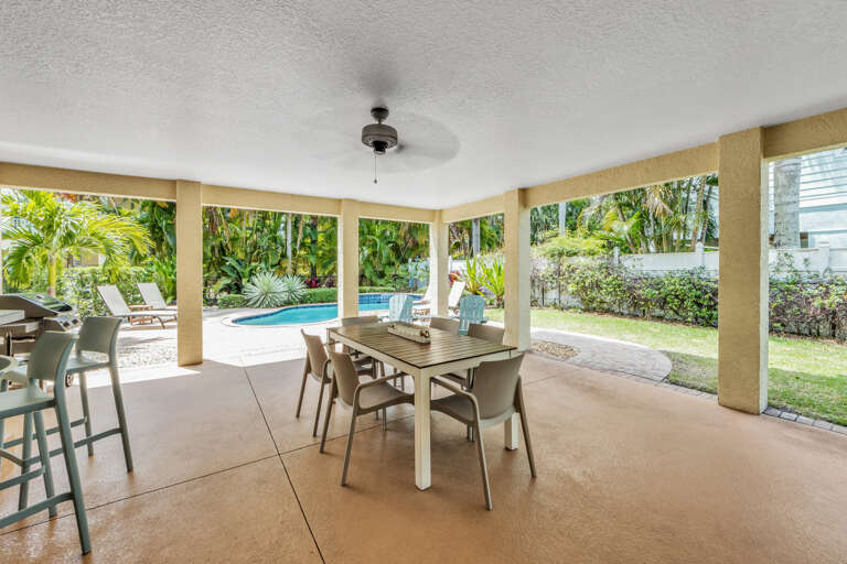 Outdoor Dining - Covered Lanai