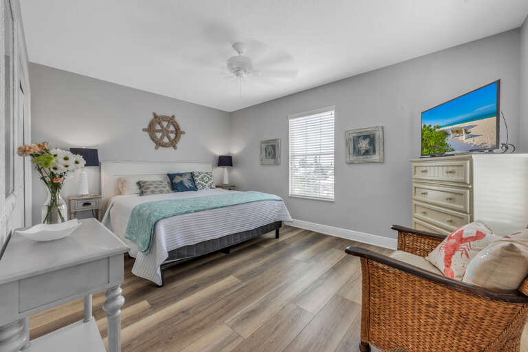 Second Bedroom - King