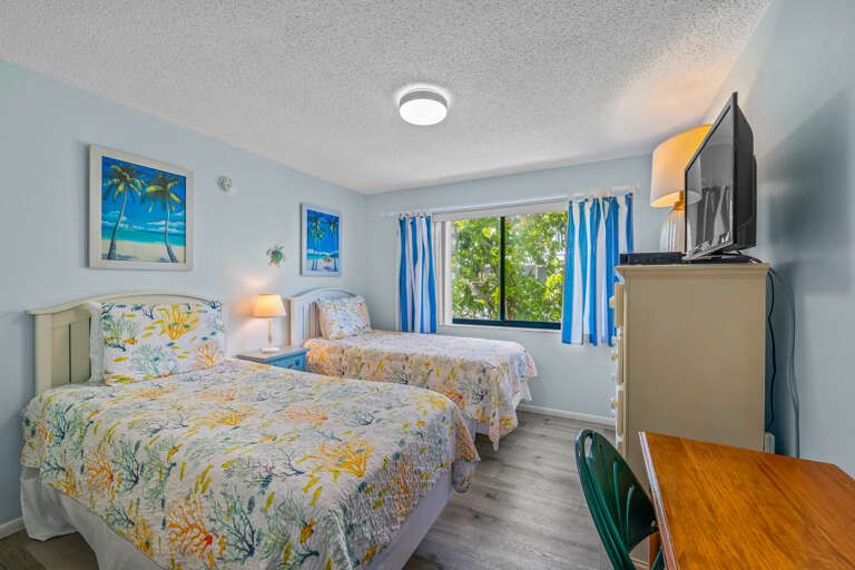 Second Bedroom - Two Twins