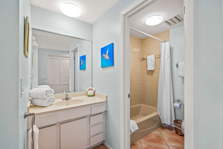 Primary En-Suite Bathroom
