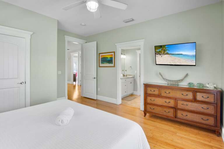Fifth Bedroom, King