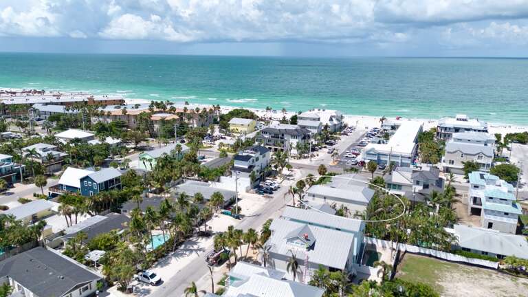 Perfect location close to the shoreline