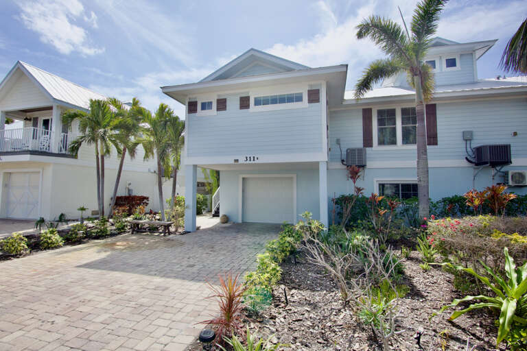 Exterior of Ocean Breeze by Anna Maria Vacations