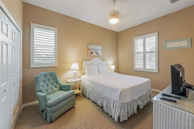 Third Bedroom - Queen