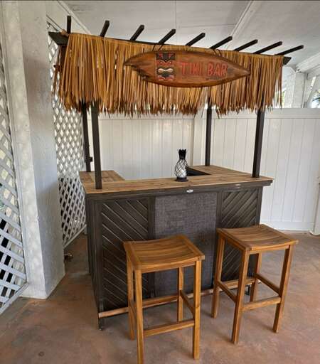Tiki bar