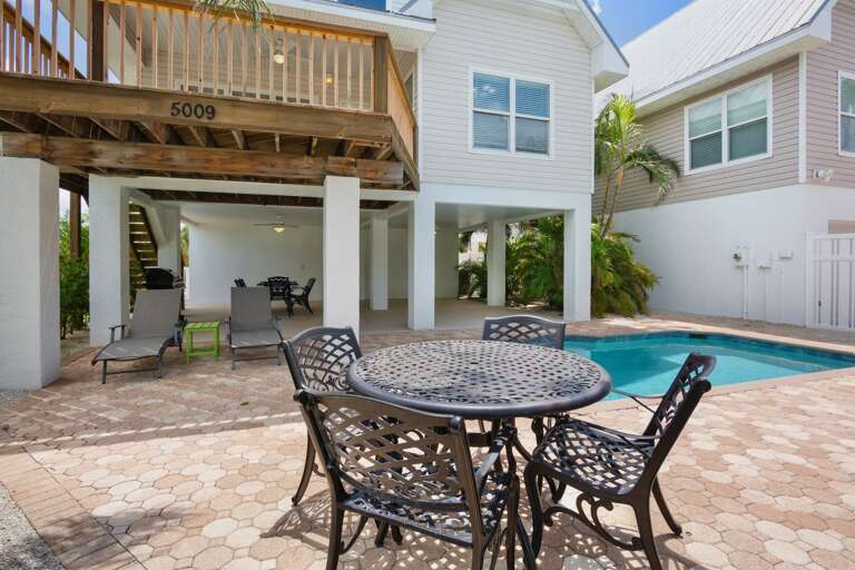 Poolside Dining Area