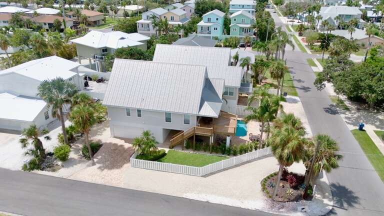 Seabreeze Cottage by Anna Maria Vacations