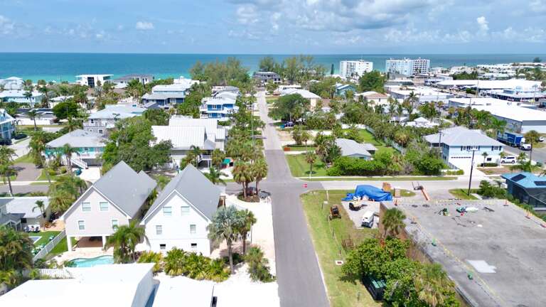 Seabreeze Cottage by Anna Maria Vacations