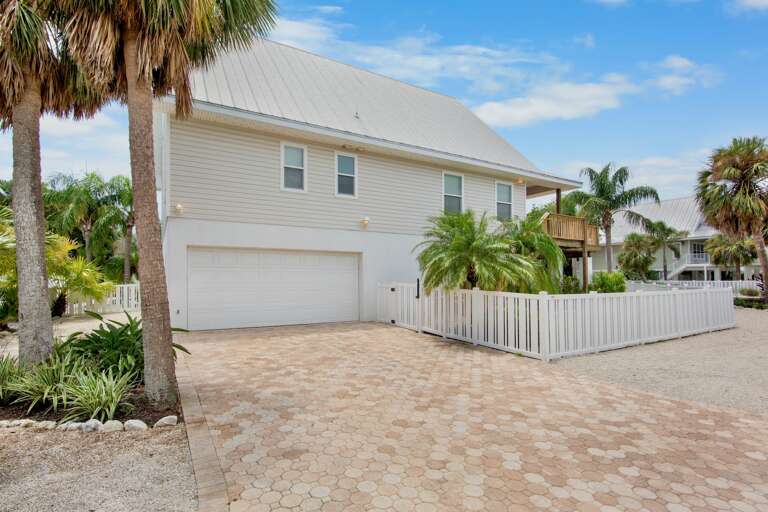 Seabreeze Cottage by Anna Maria Vacations