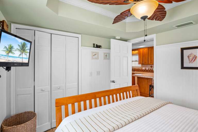 Second Bedroom - Queen
