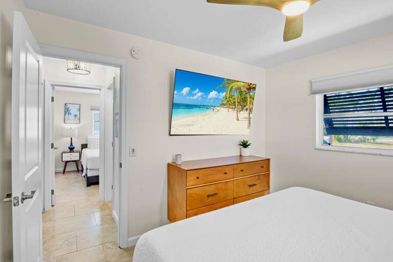 Second Bedroom, King