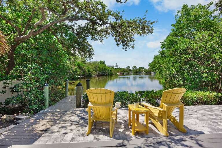Dockside Lounge and Fishing