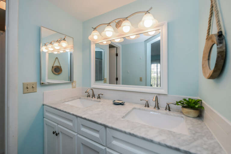 Primary En-Suite