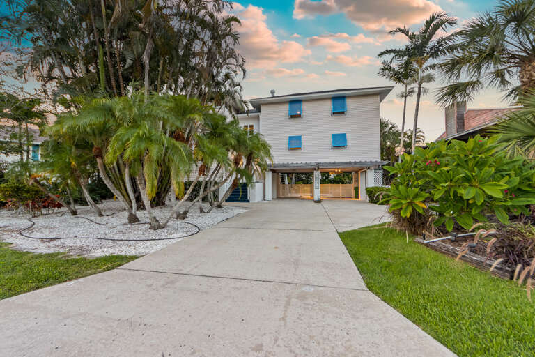 Tarpon Pointe by Anna Maria Vacations
