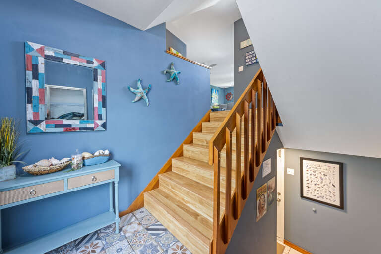Modern Indoor Stair Feature