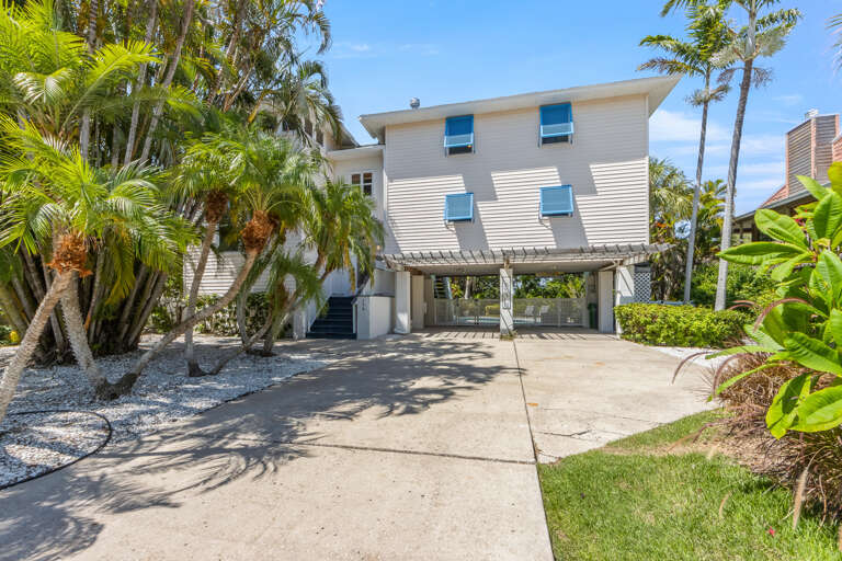 Exterior of Tarpon Pointe