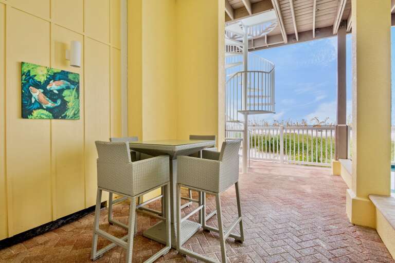Outdoor High-top Seating
