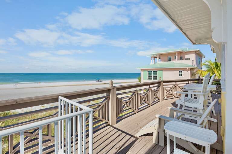 Balcony furnished for comfort - Second Floor