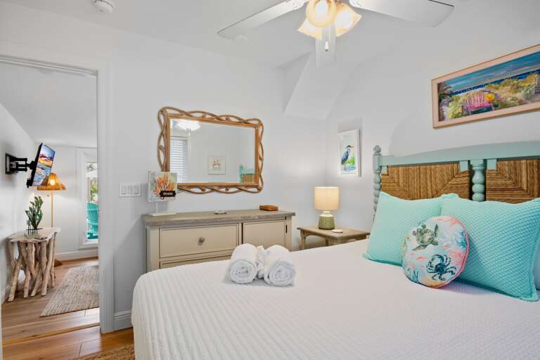 Third Bedroom (First Floor) - Queen Bed