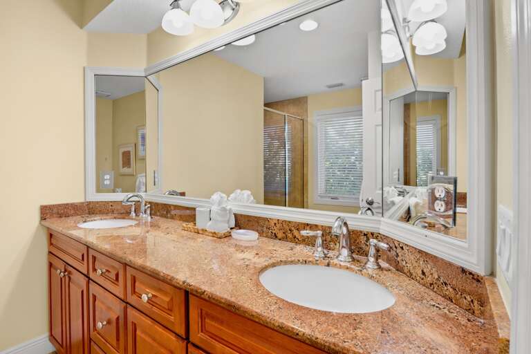 Second Bedroom (Second floor): Ensuite Bathroom