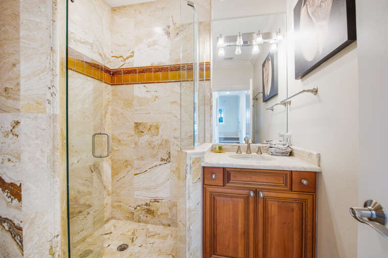 Side A - Main Level  - Bathroom