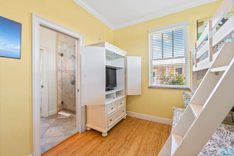 Fifth Bedroom - Shared Bathroom with Fourth Bedroom