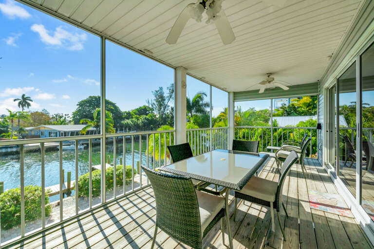 Screened In Outdoor Dining