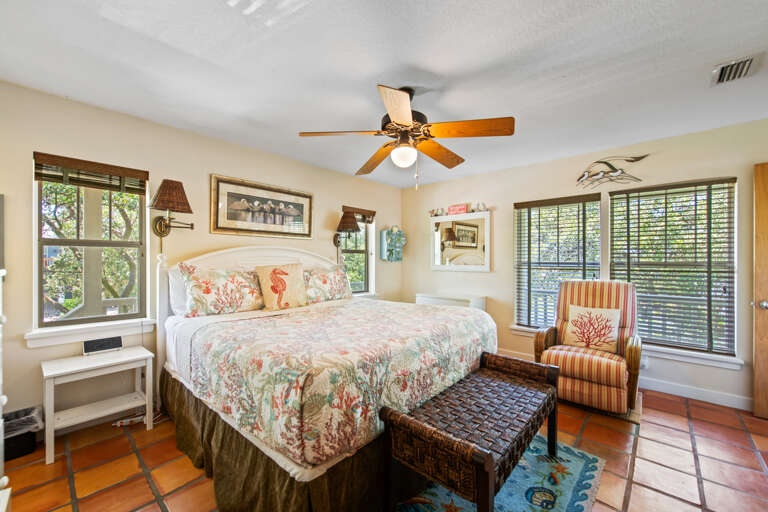 Master Bedroom - King - Main Floor