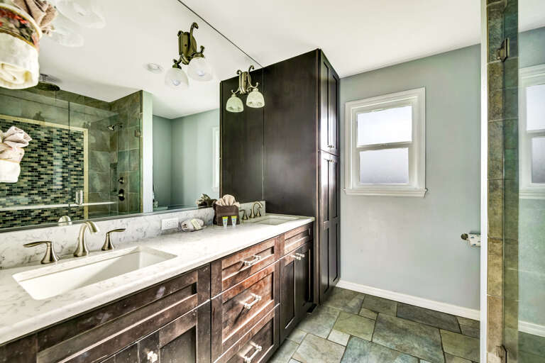 Primary En-Suite