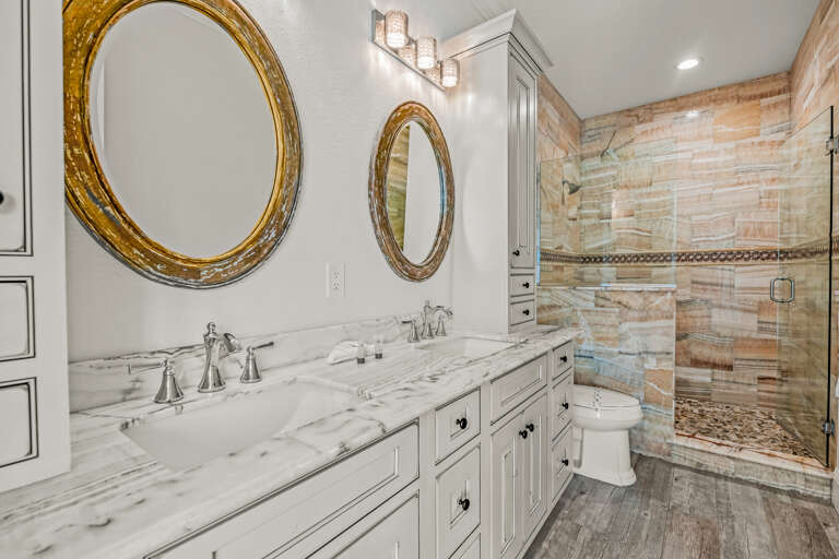 Primary En-Suite