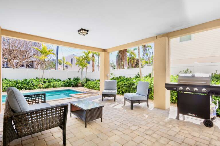 Outdoor Lounge Area, Outdoor Grill