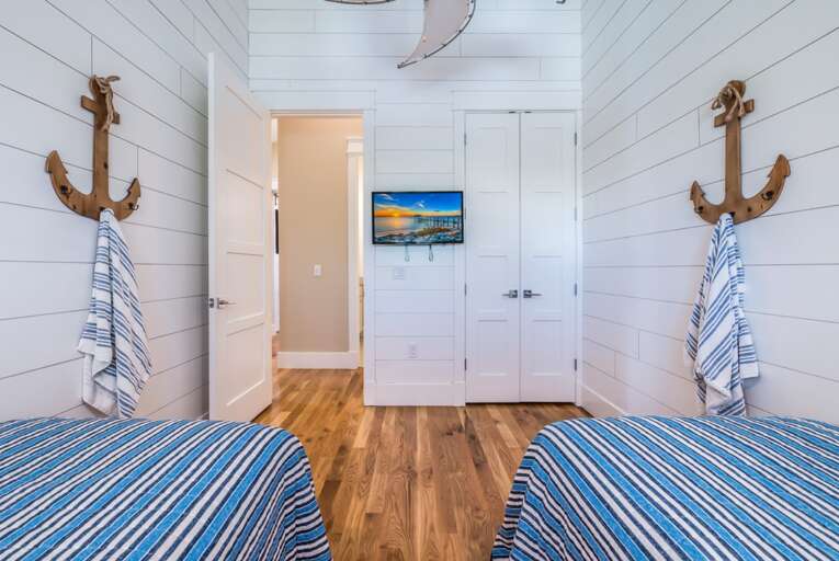 Bedroom, Two Twin Beds