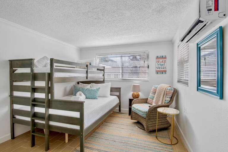 Third Bedroom, Twin/Queen Bunk