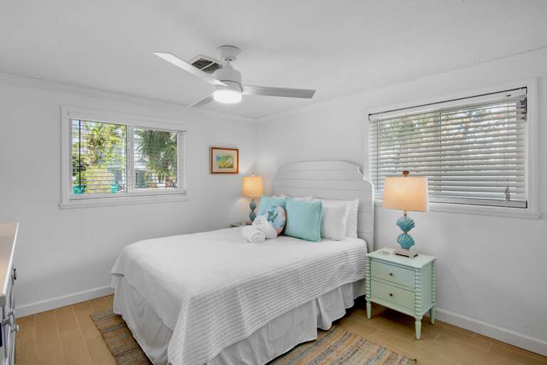 Second Bedroom, Queen