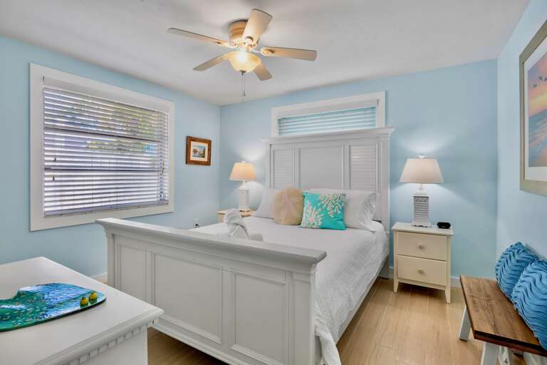 Second Bedroom - Queen