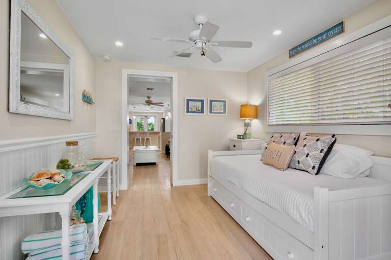 Twin Daybed with Twin Trundle