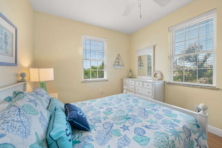 Third Bedroom - Queen