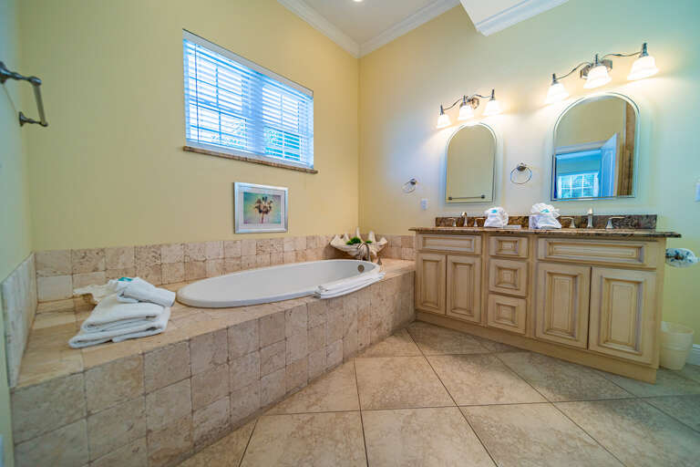 Primary En-Suite Bathroom