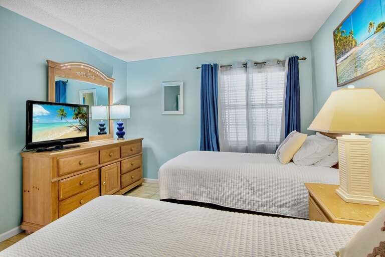 Third Bedroom, Two twin beds