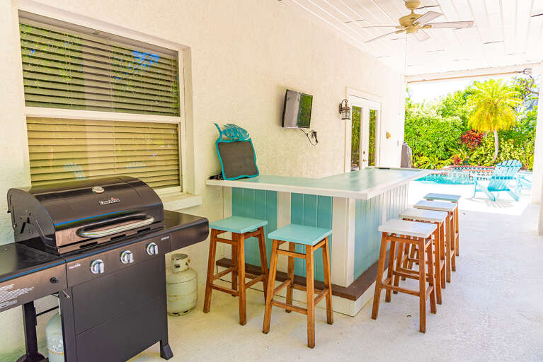 Outdoor Bar and Grill
