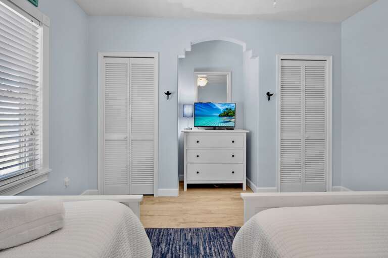 Third Bedroom (2nd floor), Two Twin beds
