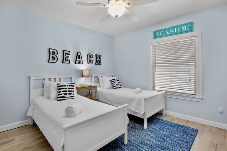 Third Bedroom (2nd floor), Two Twin beds